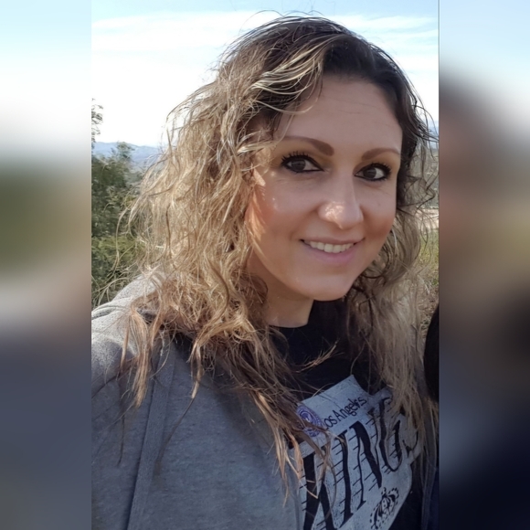 Meet your Posher, Rienna - Picture 2 of 4